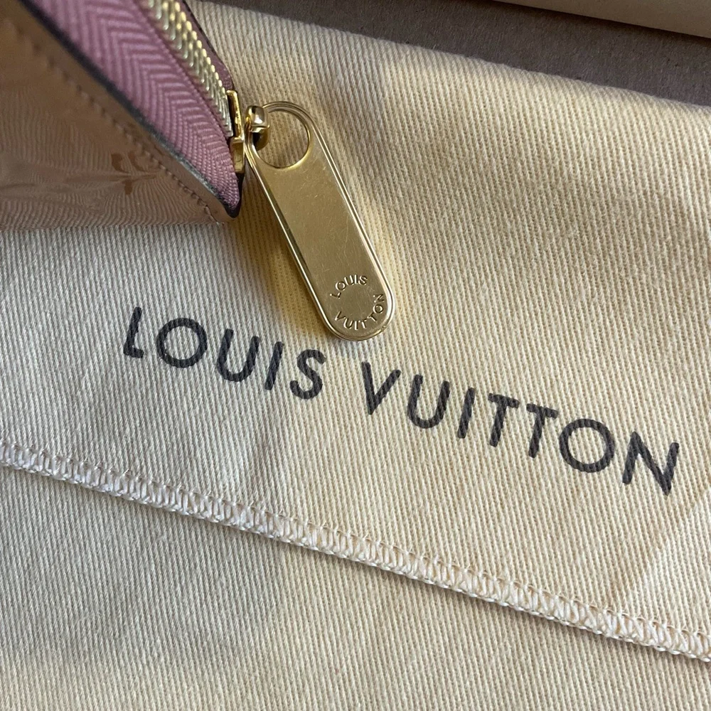 ✅ AUTHENTIC LIKENEW LONG WALLET LOUIS VUITTON VERNIS LEATHER